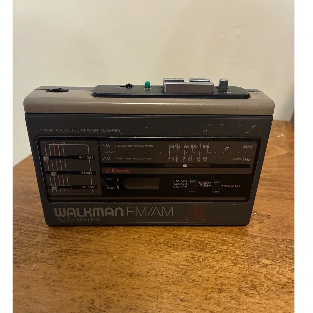 Sony Walkman WM-F69 Radio Cassette Player Auto Reverse Vintage For Repair/Parts